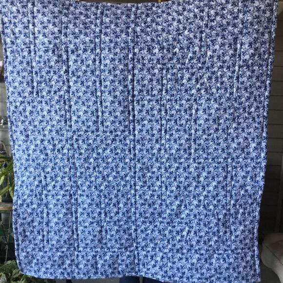 Hand Crafted Gorgeous Blue Butterflies Quilt - Picture 12 of 15